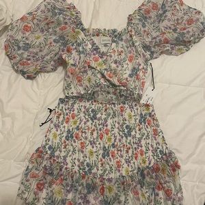 Saylor Dobby Set - worn once!